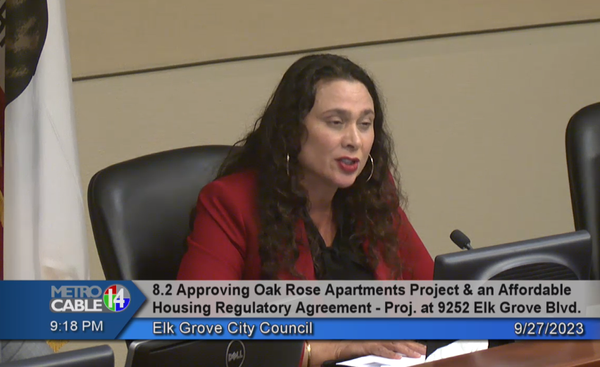 Succumbing to pressure, the Elk Grove City Council defers Oak Rose decision until October 11